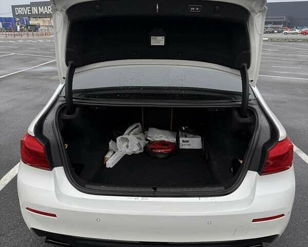 Белый БМВ 5 Серия, объемом двигателя 3 л и пробегом 145 тыс. км за 31000 $, фото 22 на Automoto.ua