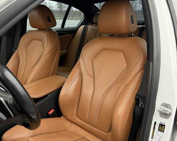 Белый БМВ 5 Серия, объемом двигателя 3 л и пробегом 145 тыс. км за 31000 $, фото 17 на Automoto.ua