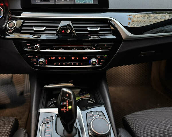 Білий БМВ 5 Серія, об'ємом двигуна 2.99 л та пробігом 290 тис. км за 28000 $, фото 5 на Automoto.ua