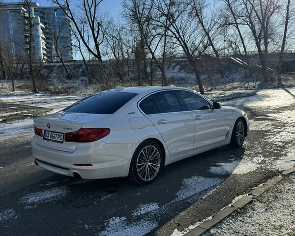 Белый БМВ 5 Серия, объемом двигателя 2 л и пробегом 178 тыс. км за 24900 $, фото 6 на Automoto.ua