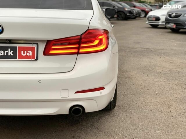 Білий БМВ 5 Серія, об'ємом двигуна 2 л та пробігом 220 тис. км за 23290 $, фото 11 на Automoto.ua