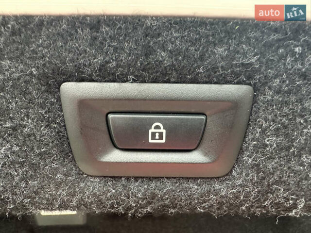 Белый БМВ 5 Серия, объемом двигателя 2 л и пробегом 175 тыс. км за 27000 $, фото 7 на Automoto.ua