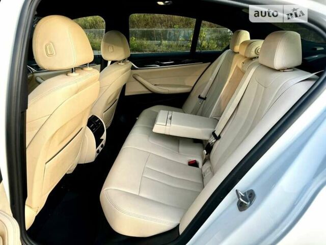 Белый БМВ 5 Серия, объемом двигателя 2 л и пробегом 83 тыс. км за 28800 $, фото 40 на Automoto.ua
