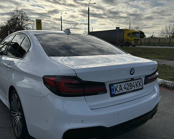 Белый БМВ 5 Серия, объемом двигателя 3 л и пробегом 131 тыс. км за 33000 $, фото 9 на Automoto.ua