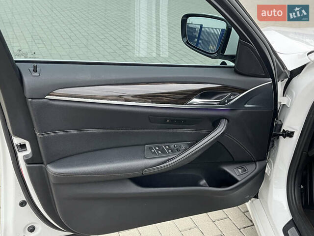 Белый БМВ 5 Серия, объемом двигателя 2 л и пробегом 196 тыс. км за 23000 $, фото 18 на Automoto.ua