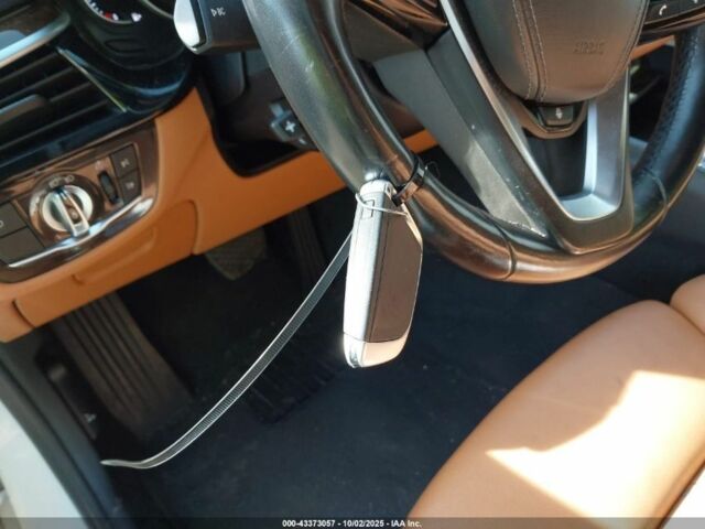 Білий БМВ 5 Серія, об'ємом двигуна 2 л та пробігом 113 тис. км за 18000 $, фото 12 на Automoto.ua