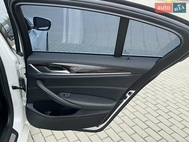 Белый БМВ 5 Серия, объемом двигателя 2 л и пробегом 196 тыс. км за 23000 $, фото 23 на Automoto.ua