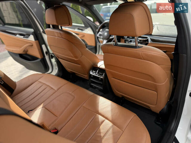 Білий БМВ 5 Серія, об'ємом двигуна 3 л та пробігом 128 тис. км за 40999 $, фото 22 на Automoto.ua