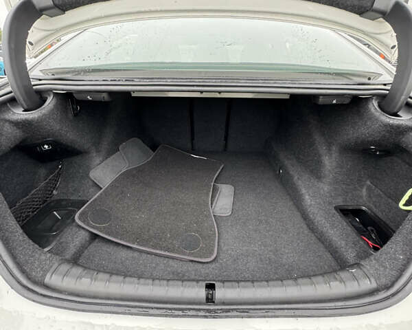 Белый БМВ 5 Серия, объемом двигателя 2 л и пробегом 157 тыс. км за 24500 $, фото 14 на Automoto.ua