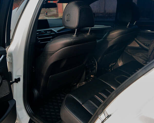 Белый БМВ 5 Серия, объемом двигателя 2 л и пробегом 225 тыс. км за 24500 $, фото 24 на Automoto.ua