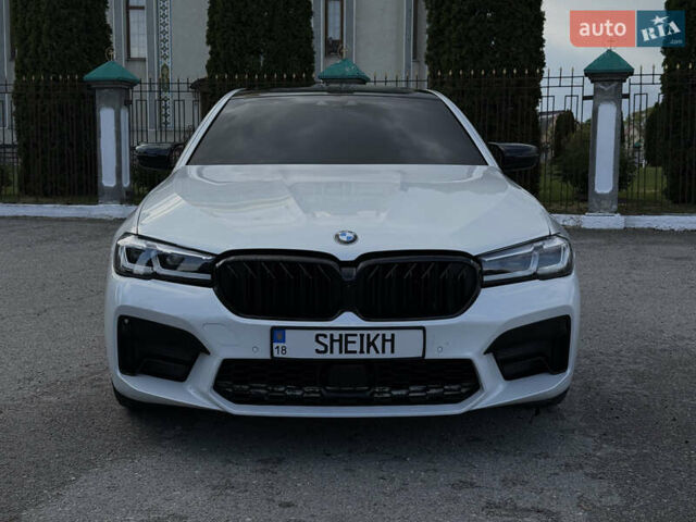 Белый БМВ 5 Серия, объемом двигателя 3 л и пробегом 155 тыс. км за 37100 $, фото 1 на Automoto.ua