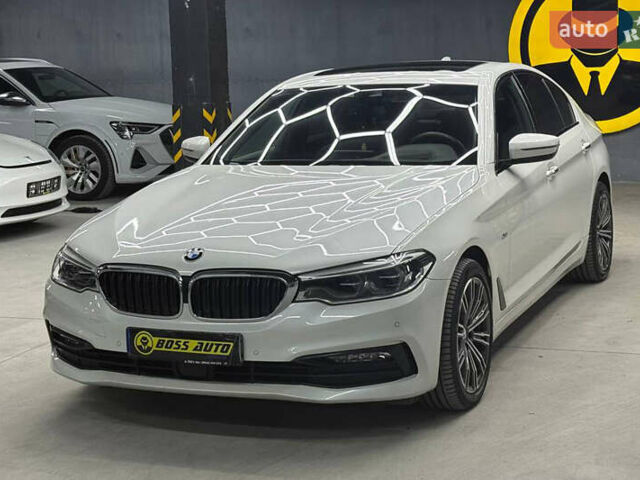 Белый БМВ 5 Серия, объемом двигателя 2.99 л и пробегом 245 тыс. км за 33000 $, фото 2 на Automoto.ua