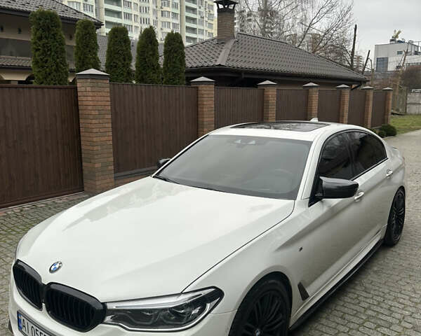 Белый БМВ 5 Серия, объемом двигателя 3 л и пробегом 129 тыс. км за 35300 $, фото 5 на Automoto.ua