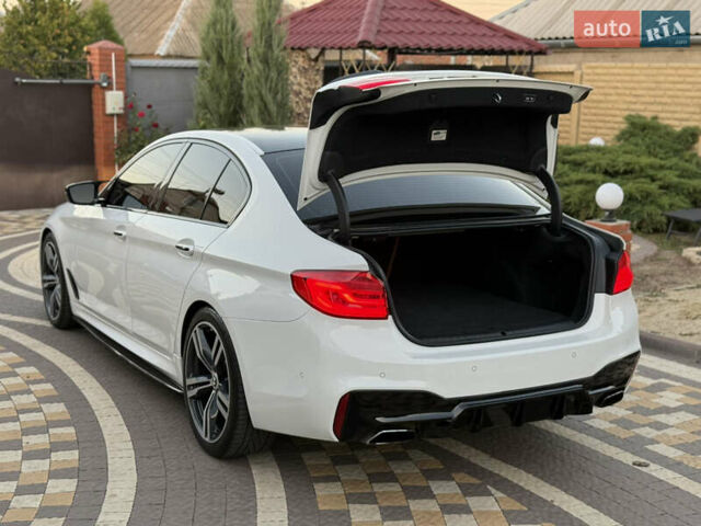Белый БМВ 5 Серия, объемом двигателя 3 л и пробегом 163 тыс. км за 31500 $, фото 48 на Automoto.ua
