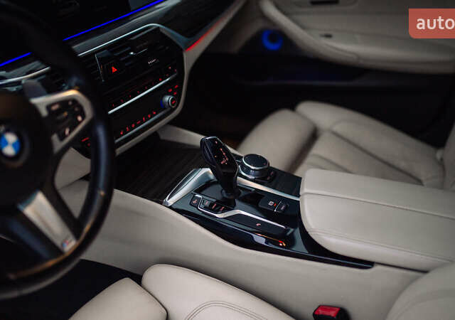 Белый БМВ 5 Серия, объемом двигателя 3 л и пробегом 139 тыс. км за 35000 $, фото 71 на Automoto.ua