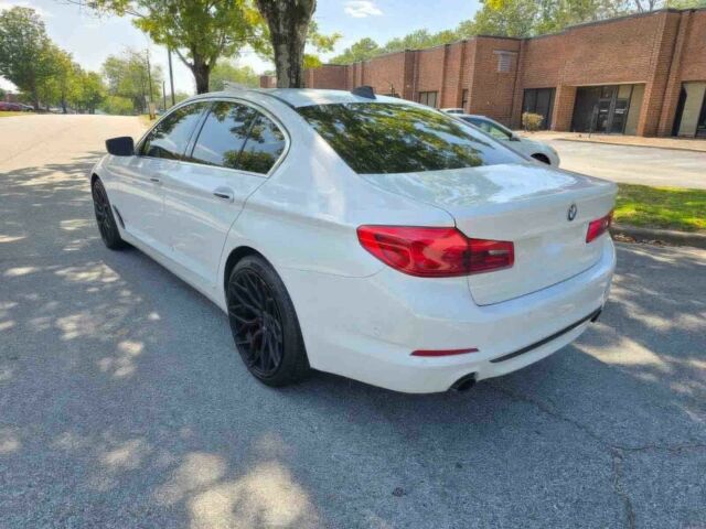 Білий БМВ 5 Серія, об'ємом двигуна 2 л та пробігом 70 тис. км за 13550 $, фото 5 на Automoto.ua