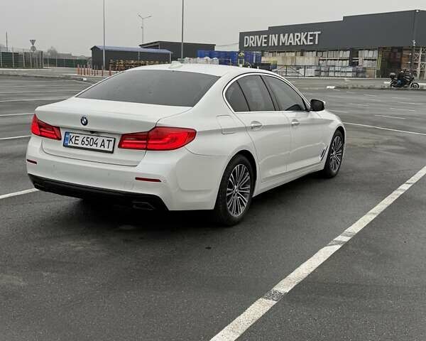 Белый БМВ 5 Серия, объемом двигателя 3 л и пробегом 145 тыс. км за 31000 $, фото 7 на Automoto.ua