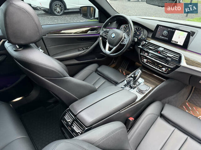 Білий БМВ 5 Серія, об'ємом двигуна 2 л та пробігом 74 тис. км за 26500 $, фото 39 на Automoto.ua