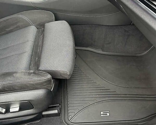 БМВ 5 Серия 2017 в Львове на Automoto.ua Белый БМВ 5 Серия, объемом двигателя 2 л и пробегом 107 тыс. км за 27500 $, фото 25 на Automoto.ua