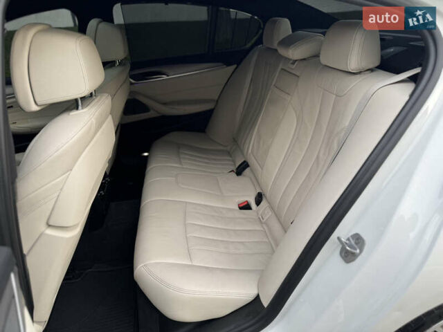 Белый БМВ 5 Серия, объемом двигателя 4.39 л и пробегом 106 тыс. км за 38000 $, фото 12 на Automoto.ua