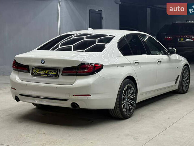 Белый БМВ 5 Серия, объемом двигателя 2.99 л и пробегом 245 тыс. км за 33000 $, фото 5 на Automoto.ua