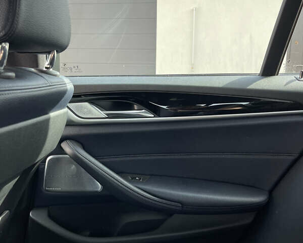 Білий БМВ 5 Серія, об'ємом двигуна 3 л та пробігом 190 тис. км за 39000 $, фото 12 на Automoto.ua