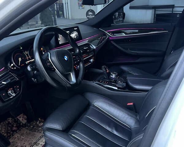 Белый БМВ 5 Серия, объемом двигателя 3 л и пробегом 146 тыс. км за 35000 $, фото 18 на Automoto.ua