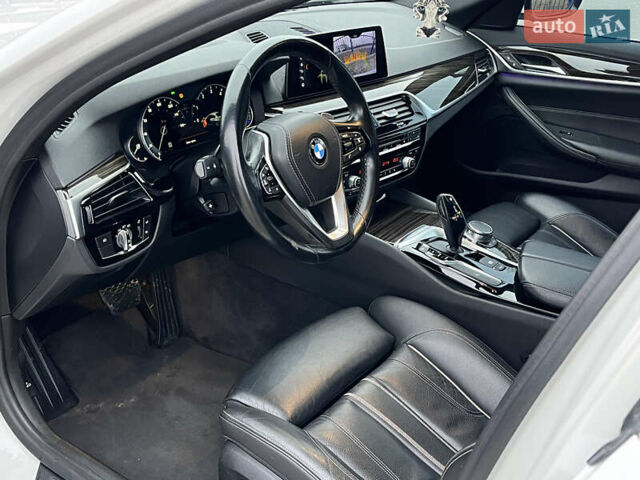 Белый БМВ 5 Серия, объемом двигателя 2 л и пробегом 196 тыс. км за 23000 $, фото 16 на Automoto.ua