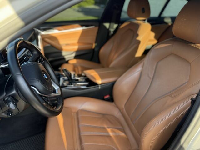 Белый БМВ 5 Серия, объемом двигателя 2 л и пробегом 123 тыс. км за 23999 $, фото 5 на Automoto.ua