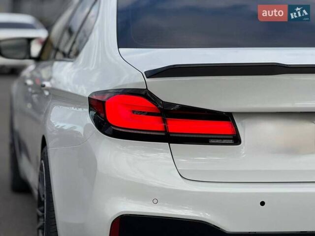 Білий БМВ 5 Серія, об'ємом двигуна 2 л та пробігом 115 тис. км за 26500 $, фото 23 на Automoto.ua