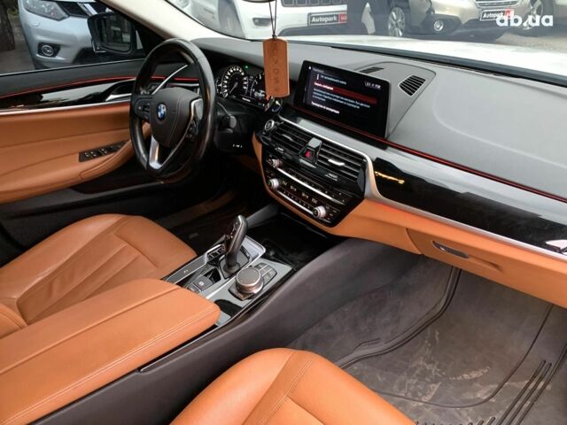 Білий БМВ 5 Серія, об'ємом двигуна 2 л та пробігом 220 тис. км за 23290 $, фото 35 на Automoto.ua