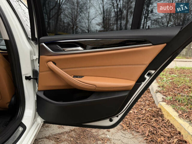 Білий БМВ 5 Серія, об'ємом двигуна 2 л та пробігом 222 тис. км за 23500 $, фото 28 на Automoto.ua