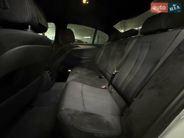 Білий БМВ 5 Серія, об'ємом двигуна 2 л та пробігом 124 тис. км за 33999 $, фото 22 на Automoto.ua