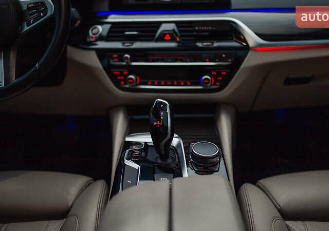 Белый БМВ 5 Серия, объемом двигателя 3 л и пробегом 139 тыс. км за 35000 $, фото 47 на Automoto.ua