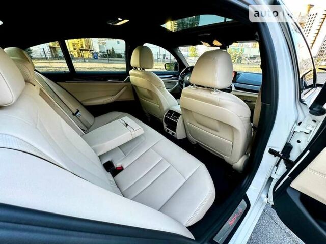 Белый БМВ 5 Серия, объемом двигателя 2 л и пробегом 83 тыс. км за 28800 $, фото 41 на Automoto.ua