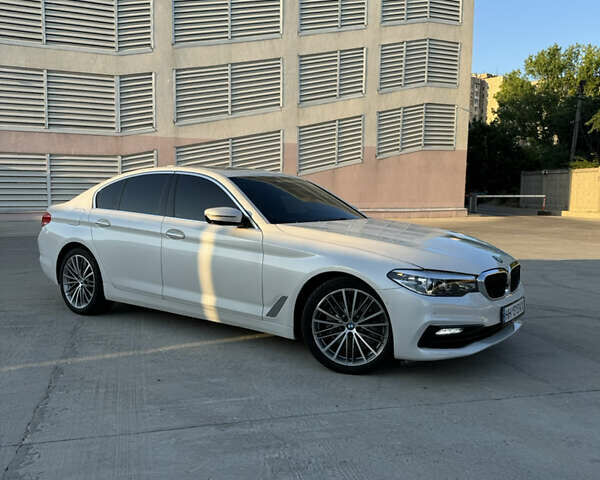 Белый БМВ 5 Серия, объемом двигателя 2 л и пробегом 135 тыс. км за 29999 $, фото 1 на Automoto.ua