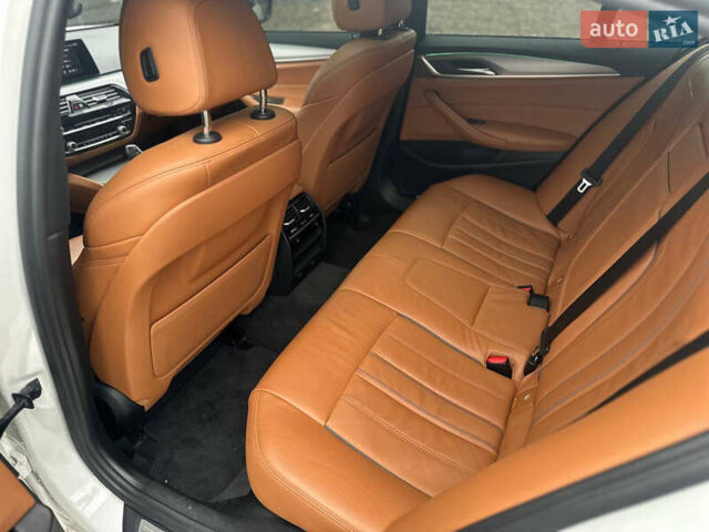 Белый БМВ 5 Серия, объемом двигателя 2 л и пробегом 204 тыс. км за 27400 $, фото 19 на Automoto.ua