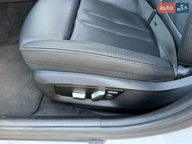 Белый БМВ 5 Серия, объемом двигателя 2 л и пробегом 209 тыс. км за 21900 $, фото 24 на Automoto.ua