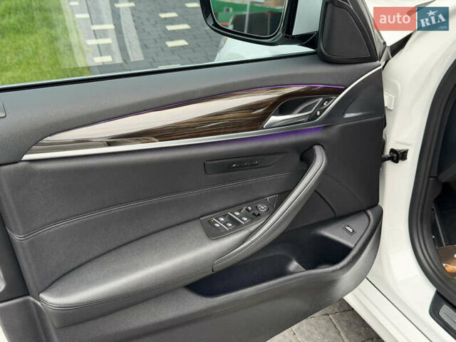 Білий БМВ 5 Серія, об'ємом двигуна 2 л та пробігом 74 тис. км за 26500 $, фото 23 на Automoto.ua