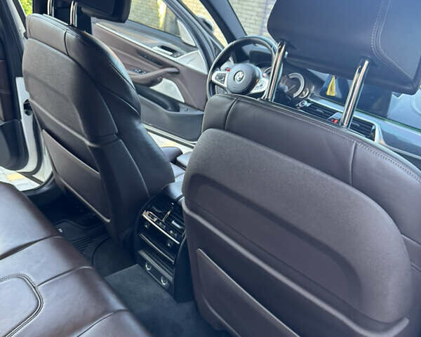 Белый БМВ 5 Серия, объемом двигателя 3 л и пробегом 180 тыс. км за 35400 $, фото 51 на Automoto.ua