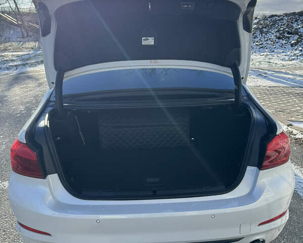 Белый БМВ 5 Серия, объемом двигателя 2 л и пробегом 178 тыс. км за 24900 $, фото 36 на Automoto.ua