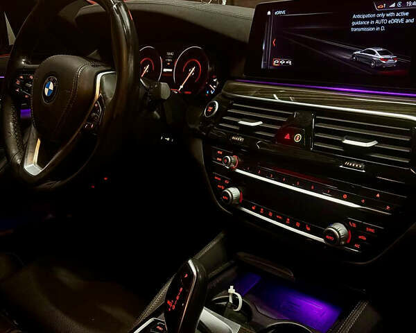 Білий БМВ 5 Серія, об'ємом двигуна 2 л та пробігом 68 тис. км за 31900 $, фото 7 на Automoto.ua