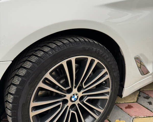 Белый БМВ 5 Серия, объемом двигателя 2 л и пробегом 128 тыс. км за 26000 $, фото 9 на Automoto.ua