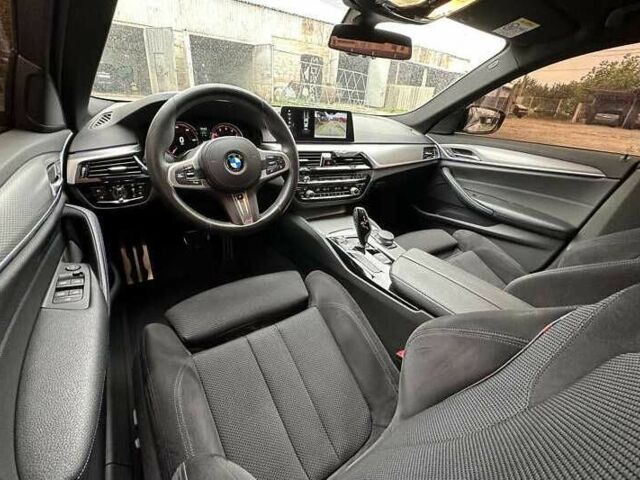 БМВ 5 Серия 2017 в Львове на Automoto.ua Белый БМВ 5 Серия, объемом двигателя 2 л и пробегом 107 тыс. км за 25500 $, фото 13 на Automoto.ua