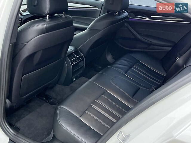 Белый БМВ 5 Серия, объемом двигателя 2 л и пробегом 196 тыс. км за 23000 $, фото 21 на Automoto.ua