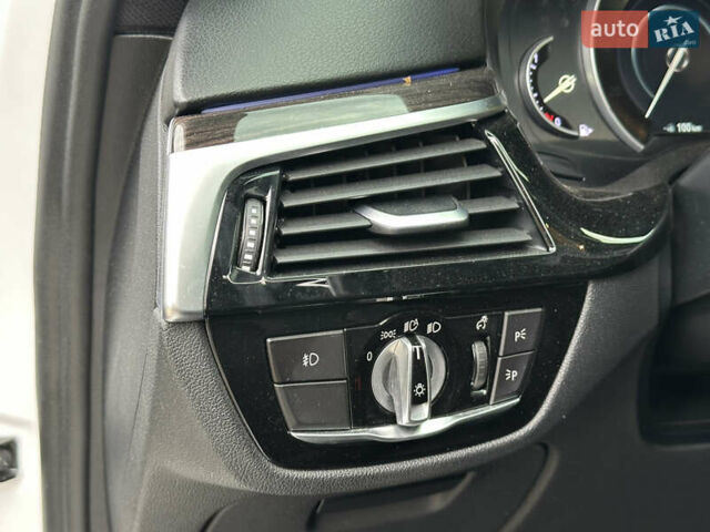 Белый БМВ 5 Серия, объемом двигателя 2 л и пробегом 132 тыс. км за 24500 $, фото 58 на Automoto.ua