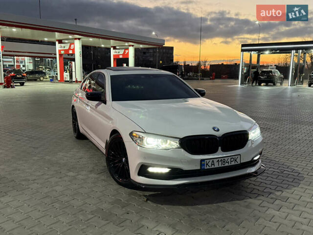 Белый БМВ 5 Серия, объемом двигателя 2 л и пробегом 130 тыс. км за 25500 $, фото 7 на Automoto.ua