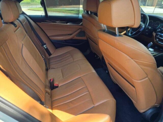 Білий БМВ 5 Серія, об'ємом двигуна 2 л та пробігом 70 тис. км за 13550 $, фото 14 на Automoto.ua