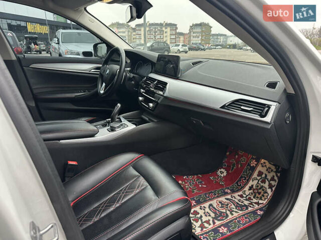Белый БМВ 5 Серия, объемом двигателя 3 л и пробегом 220 тыс. км за 29950 $, фото 11 на Automoto.ua