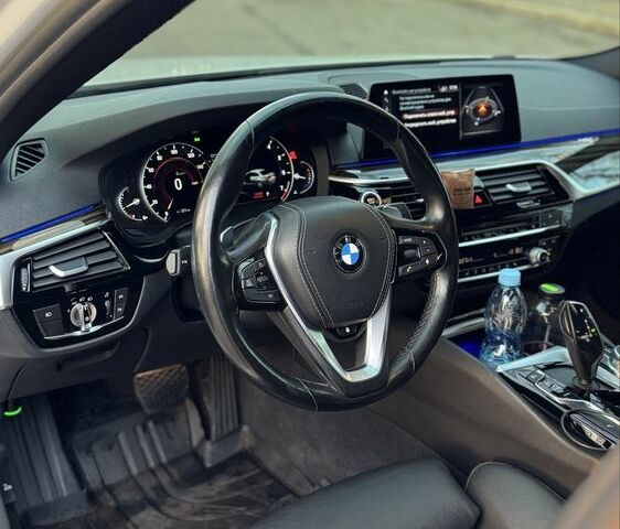 Білий БМВ 5 Серія, об'ємом двигуна 3 л та пробігом 127 тис. км за 31499 $, фото 7 на Automoto.ua